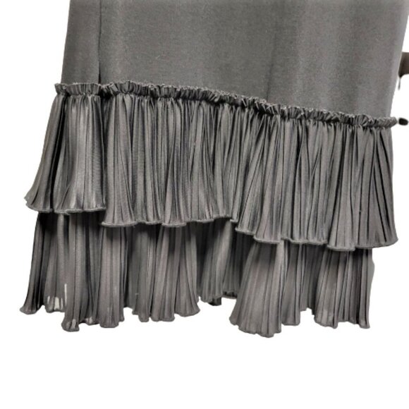 FIGURE Hugging Black Long Ruffles Skirt - Picture 3 of 6